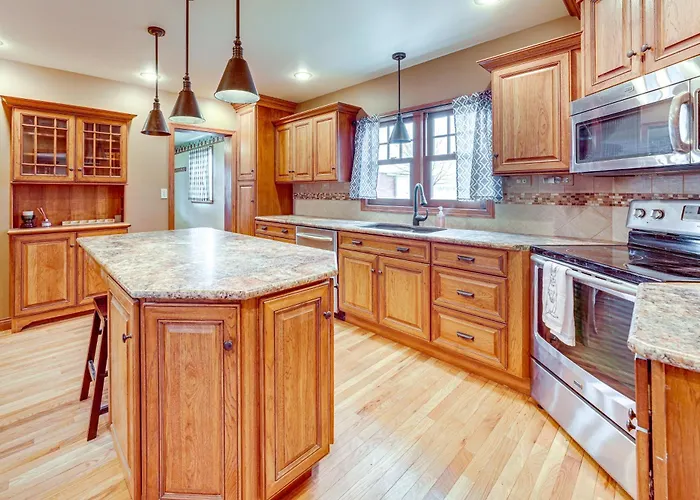 Charming W/ Private Yard! *