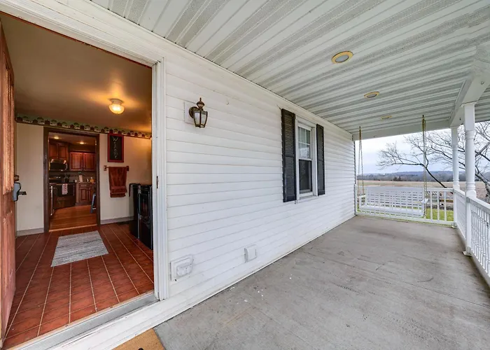 Holiday home Charming W/ Private Yard! Tonica