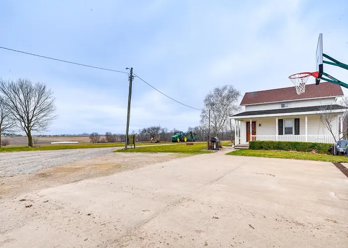 Charming W/ Private Yard!